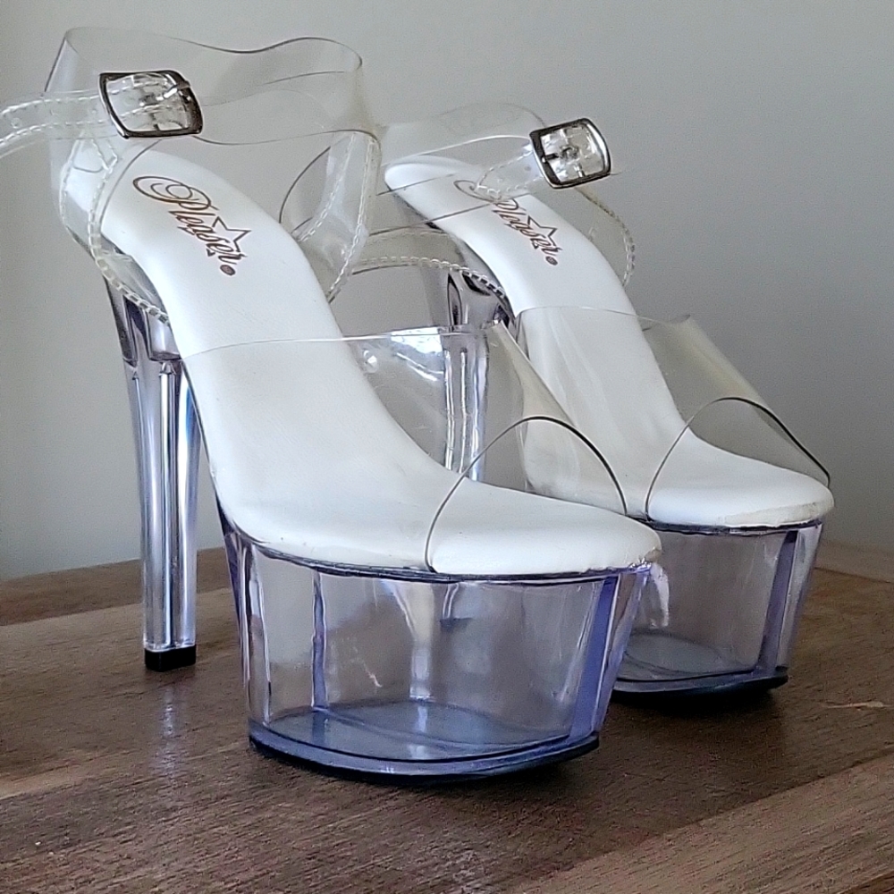 gently used 6in clear Pleaser Aspire Heels size 8